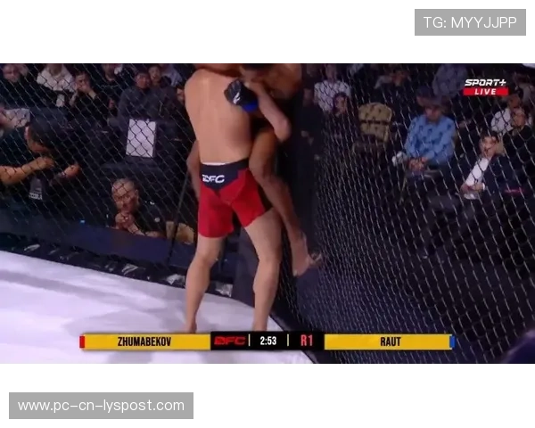 UFC女拳手连击爆头,裁判紧急叫停 UFC女拳手连击爆头,裁判紧急叫停